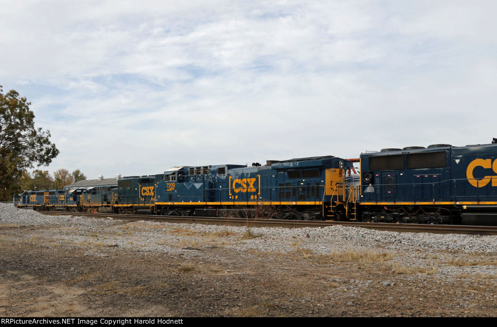 CSX 7209 is one of 6 locos in the yard this morning